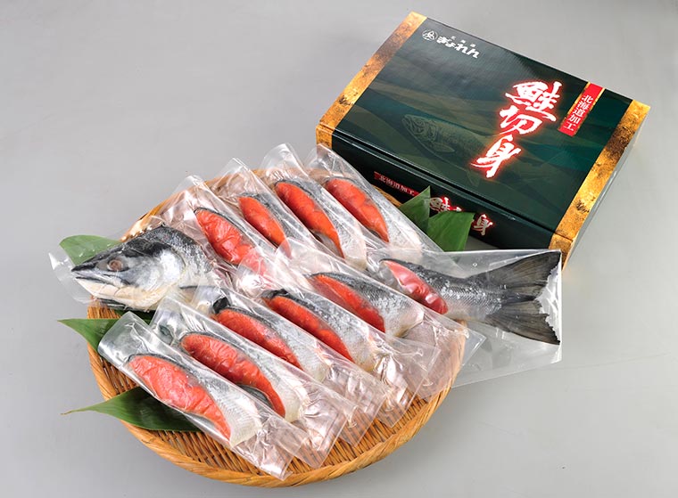 塩紅鮭「低温熟成造り」半身900g(甘塩仕立て・個別包装)パッケージ内容