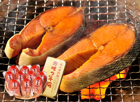 【2024年10月下旬頃 販売再開予定】鮭切身「献上西別鮭」味の年輪 10切（秋さけ：北海道 別海産・個別包装）