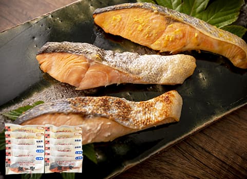 漁吉丸の「銀聖」漬魚セット（秋鮭：北海道 日高産・個別包装）【塩鮭・塩麹漬・北海道大豆味噌】